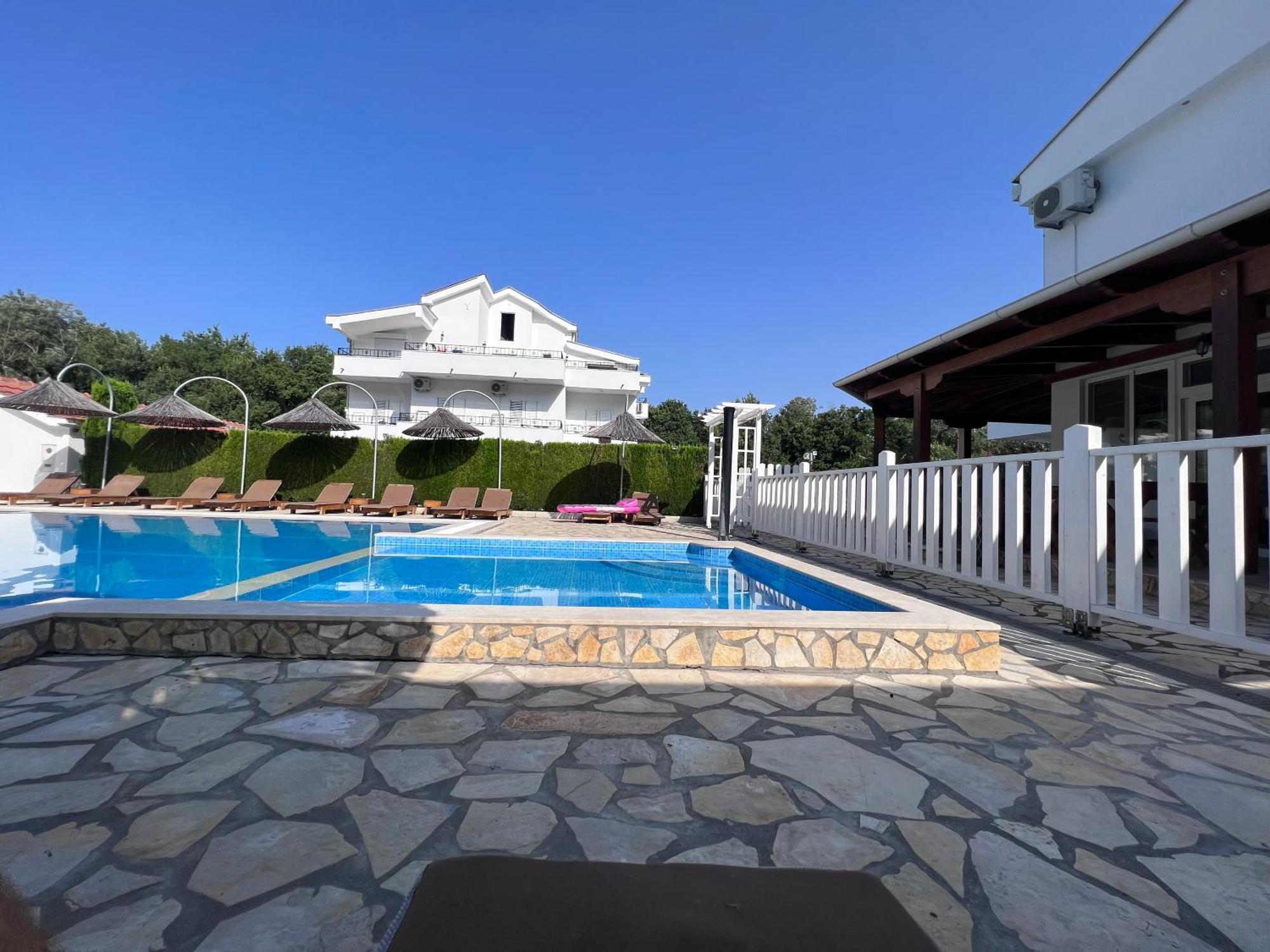 Residence Leora Ulcinj Extérieur photo